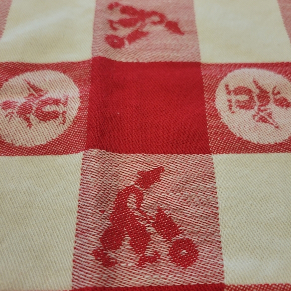 Vintage Red Checkerboard Dutch Themed Tablecloth 51" x 48" - Picture 5 of 7